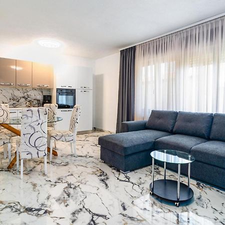 Amazing Apartment In Podstrana With Wifi Zewnętrze zdjęcie