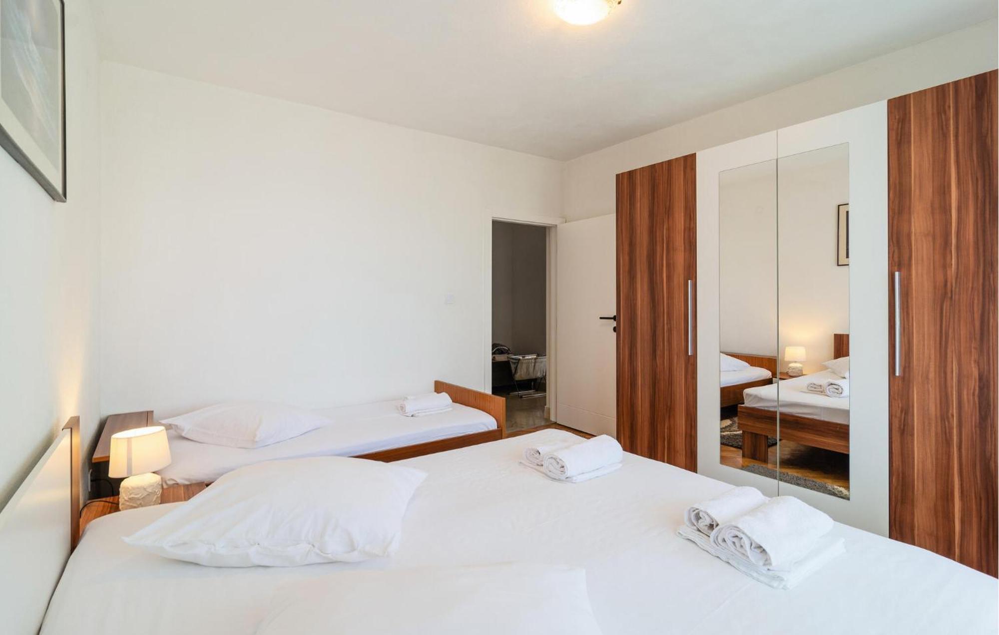 Amazing Apartment In Podstrana With Wifi Zewnętrze zdjęcie
