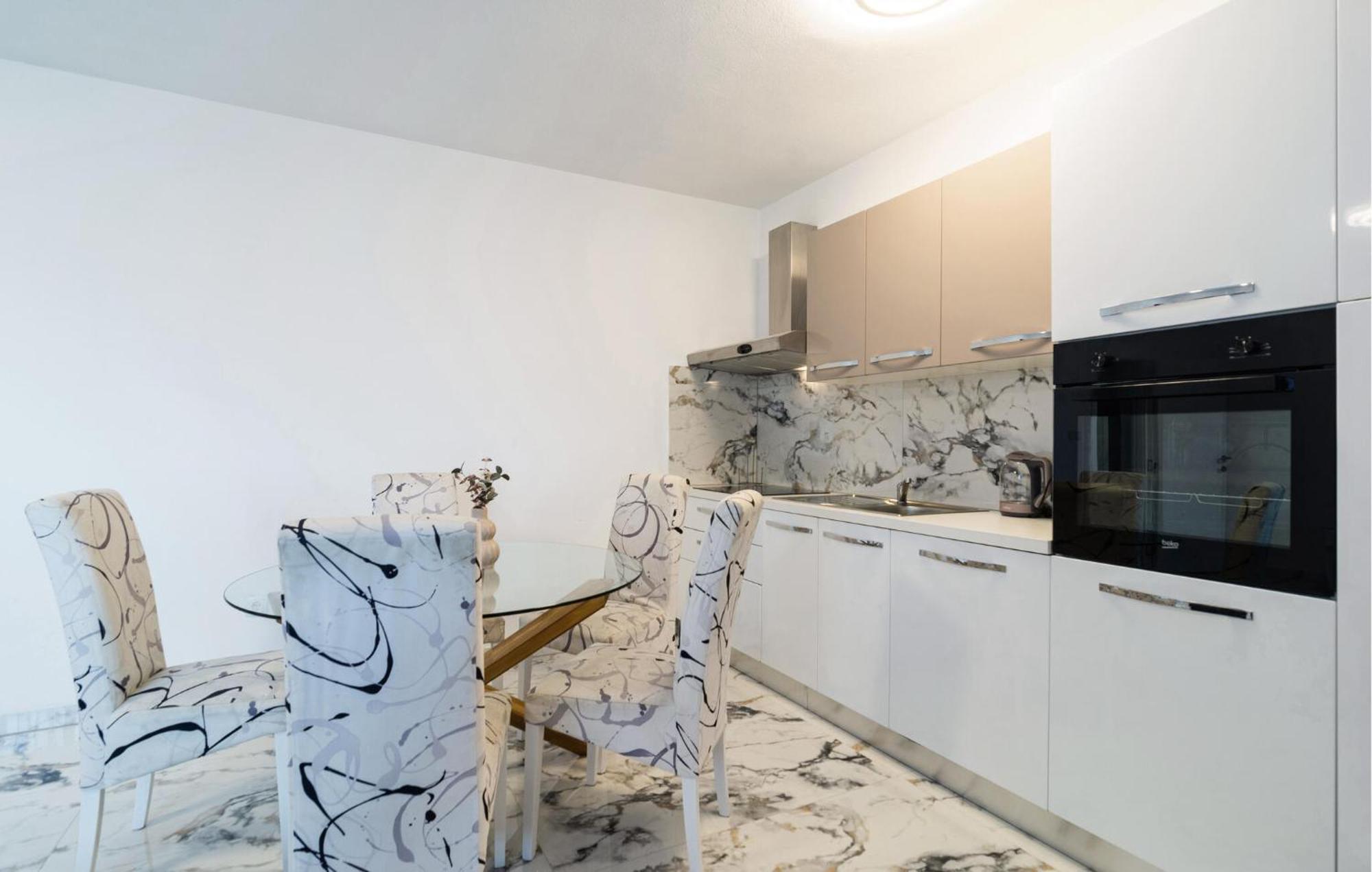 Amazing Apartment In Podstrana With Wifi Zewnętrze zdjęcie