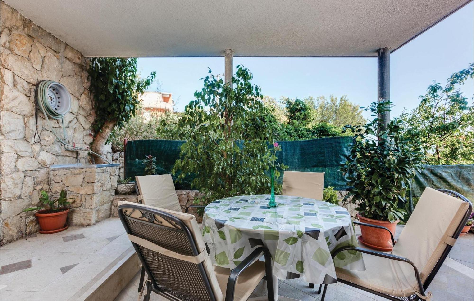 Amazing Apartment In Podstrana With Wifi Zewnętrze zdjęcie